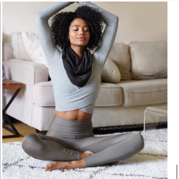 Infinity Hidden Pocket Scarf - Picture 3 of 3